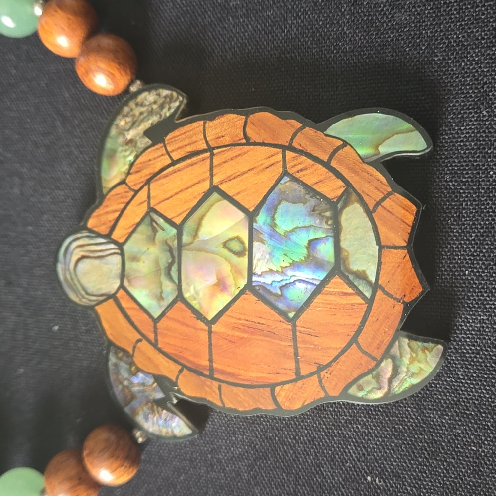 Vintage Lee Sands Turtle With Inlade Of Mother Of Pearl. - Picture 2 of 4